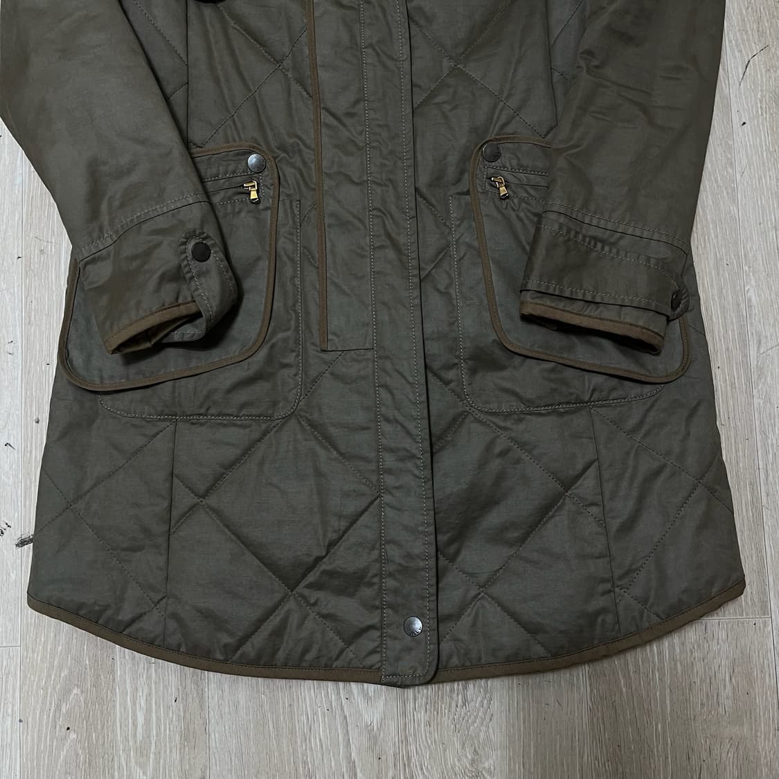 질바이질스튜어트 여성 롱 퀼팅점퍼 [카키] S/90 상품이미지3