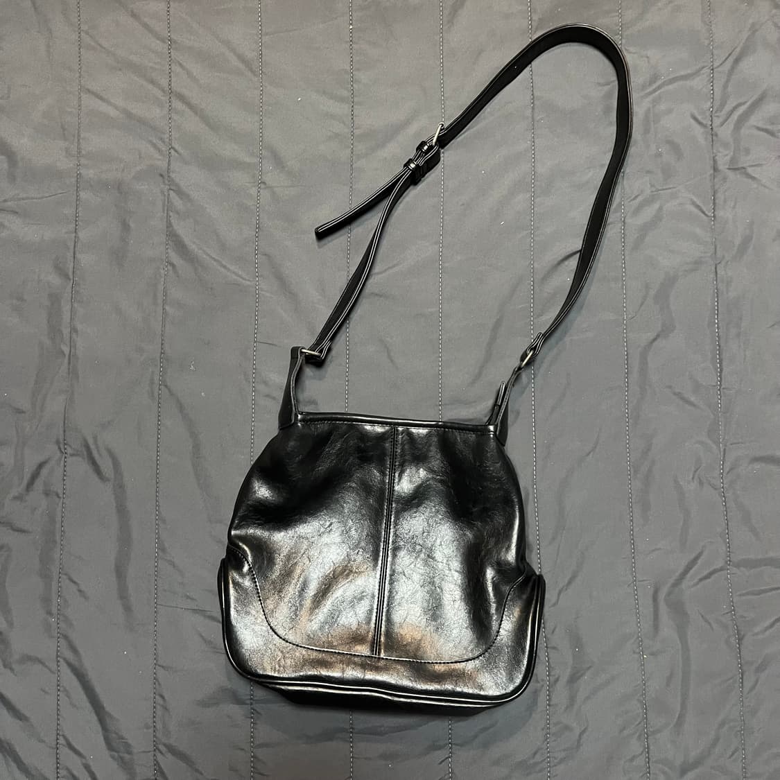 밀로 아카이브 쉘 레더 데이 백 상품이미지6