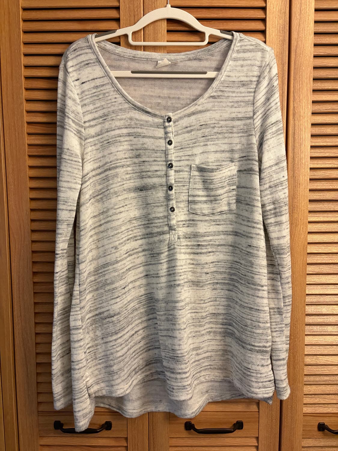 GAP 롱슬리브 헨리넥 ? 마틴이 이거 입음 예쁠듯 상품이미지2