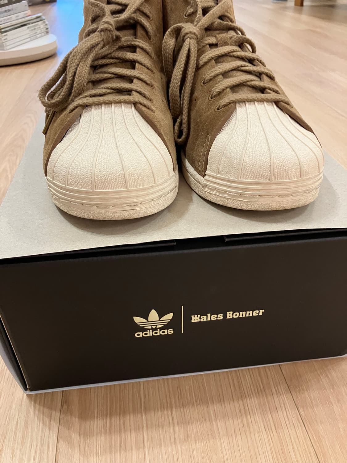 아디다스 x 웨일즈 보너 슈퍼스타 하이 270 상품이미지2