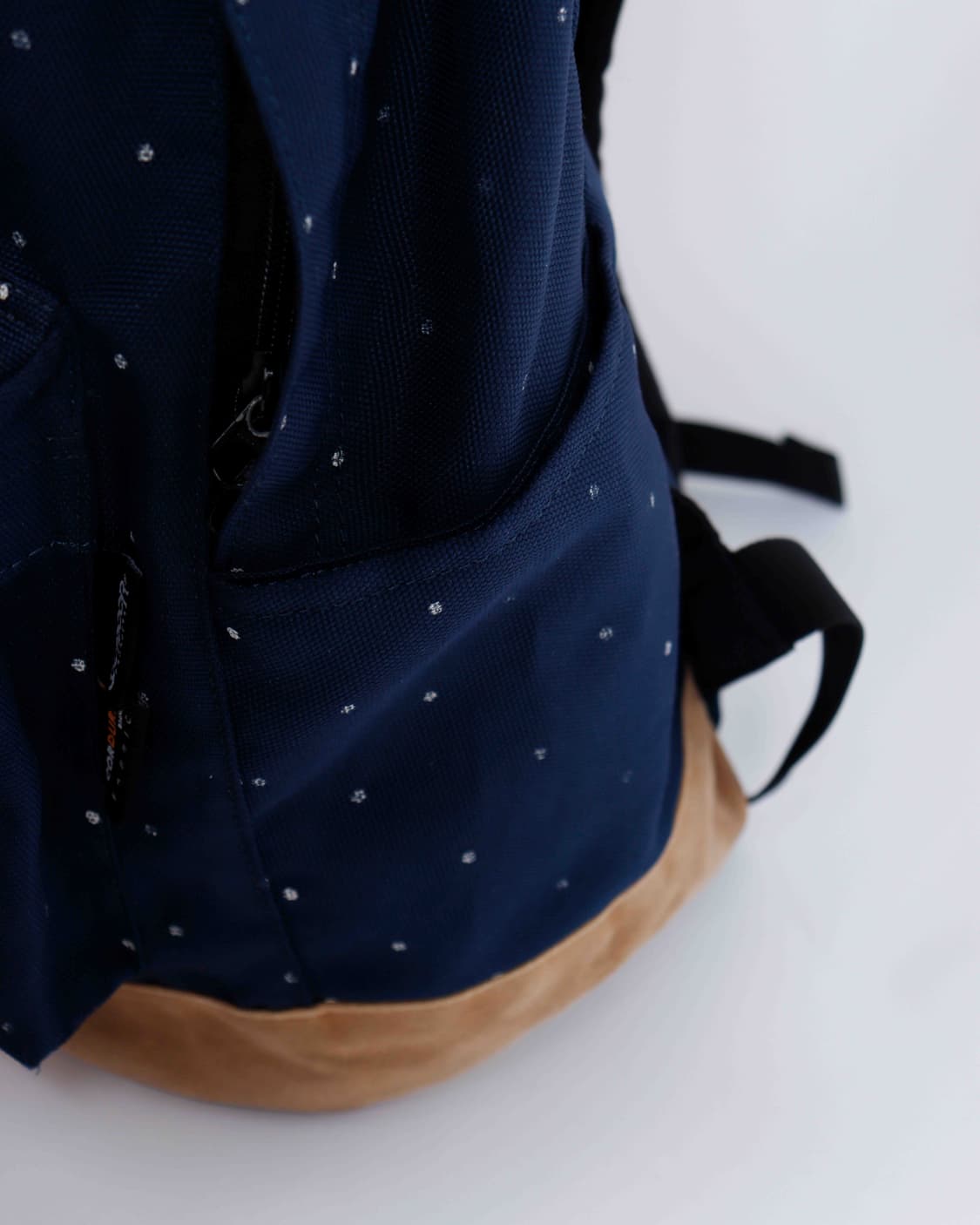 [OUTDOOR x EASTBOY] 네이비 코듀라 도트 프린팅 백팩 상품이미지6