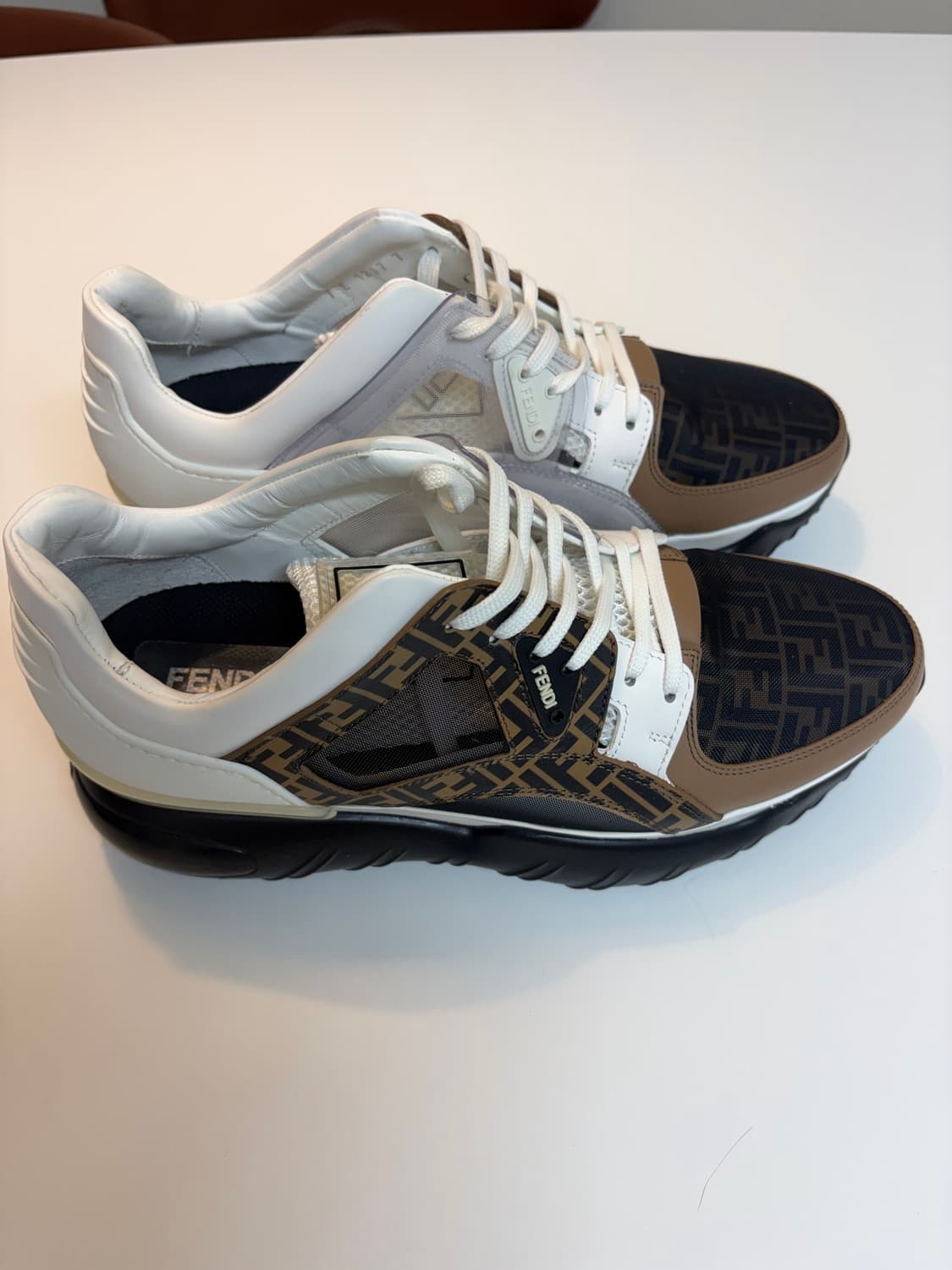 펜디 FF로고 메쉬믹스 오버솔 스니커즈 상품이미지1