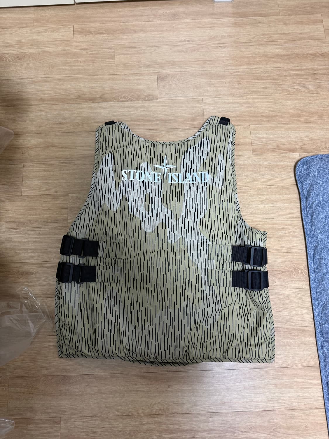 스톤아일랜드 레인카모 유틸리티 프리마로프트 패딩 베스트 상품이미지2