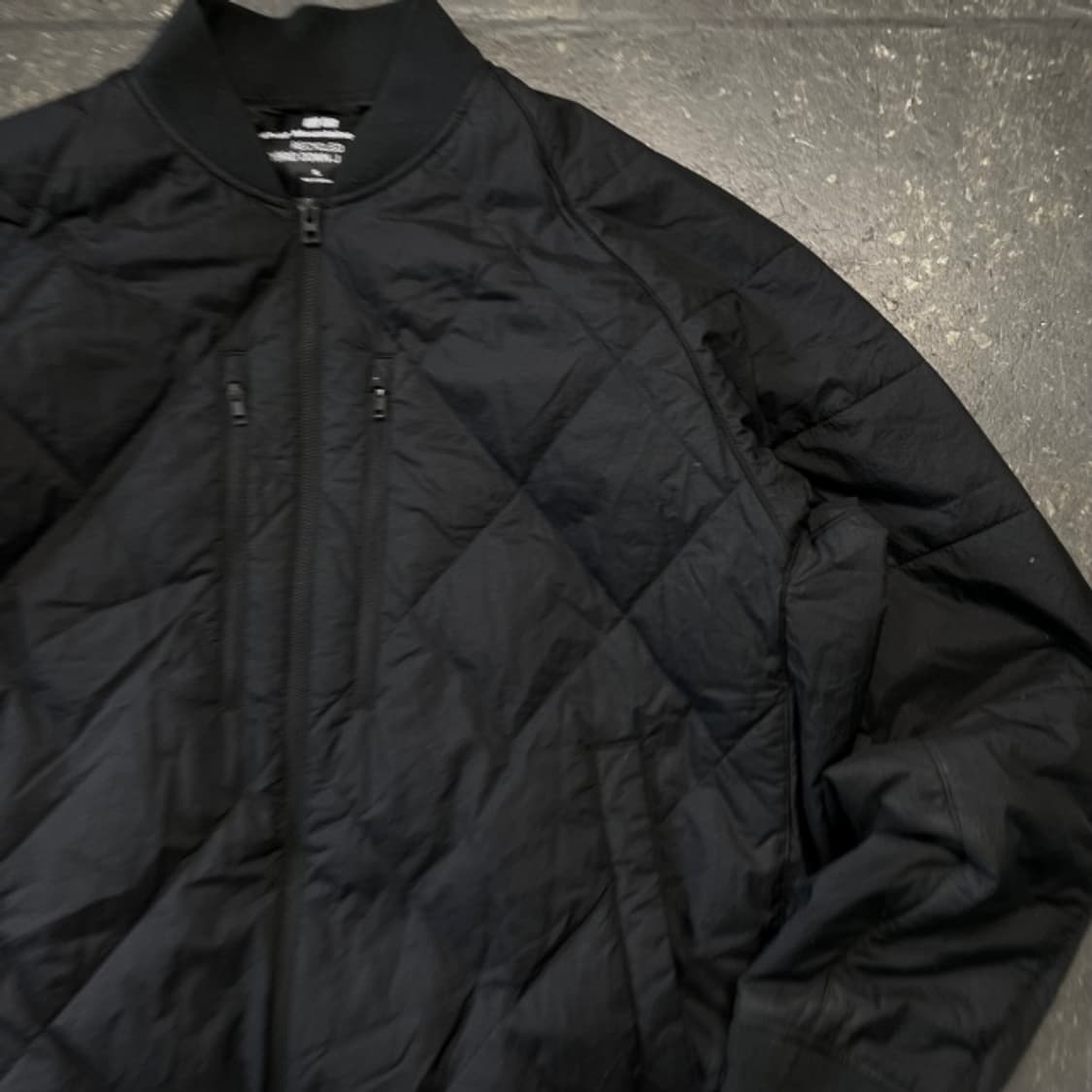 105 유니클로 x 화이트 마운티니어링 리싸이클 하이브리드 패딩 상품이미지2