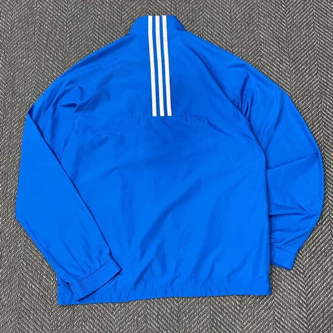 아디다스 로고 프린팅 바람막이 v0150 상품이미지2