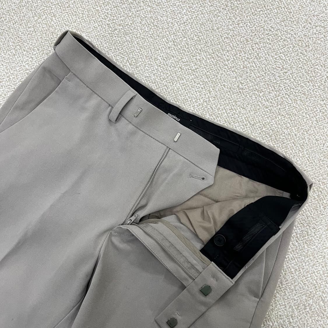 [29] 무신사스탠다드 라이트웨이트 테이퍼드 밴딩 크롭 슬랙스 4013 상품이미지4