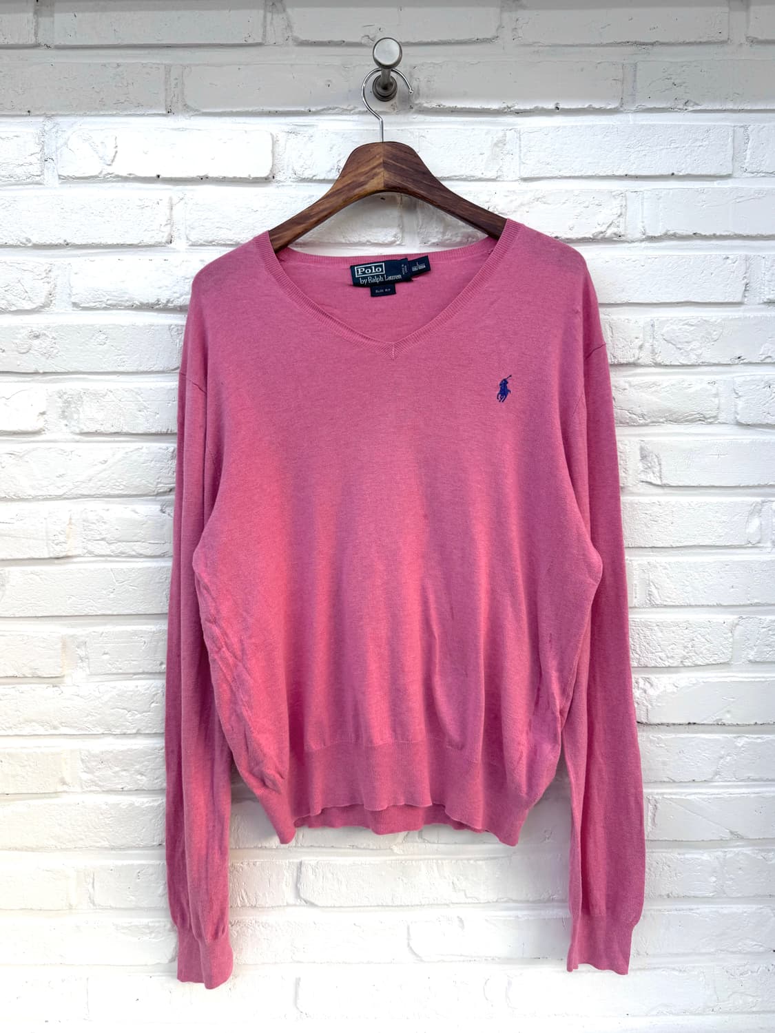 폴로 핑크 브이넥 슬림핏 니트 상품이미지1