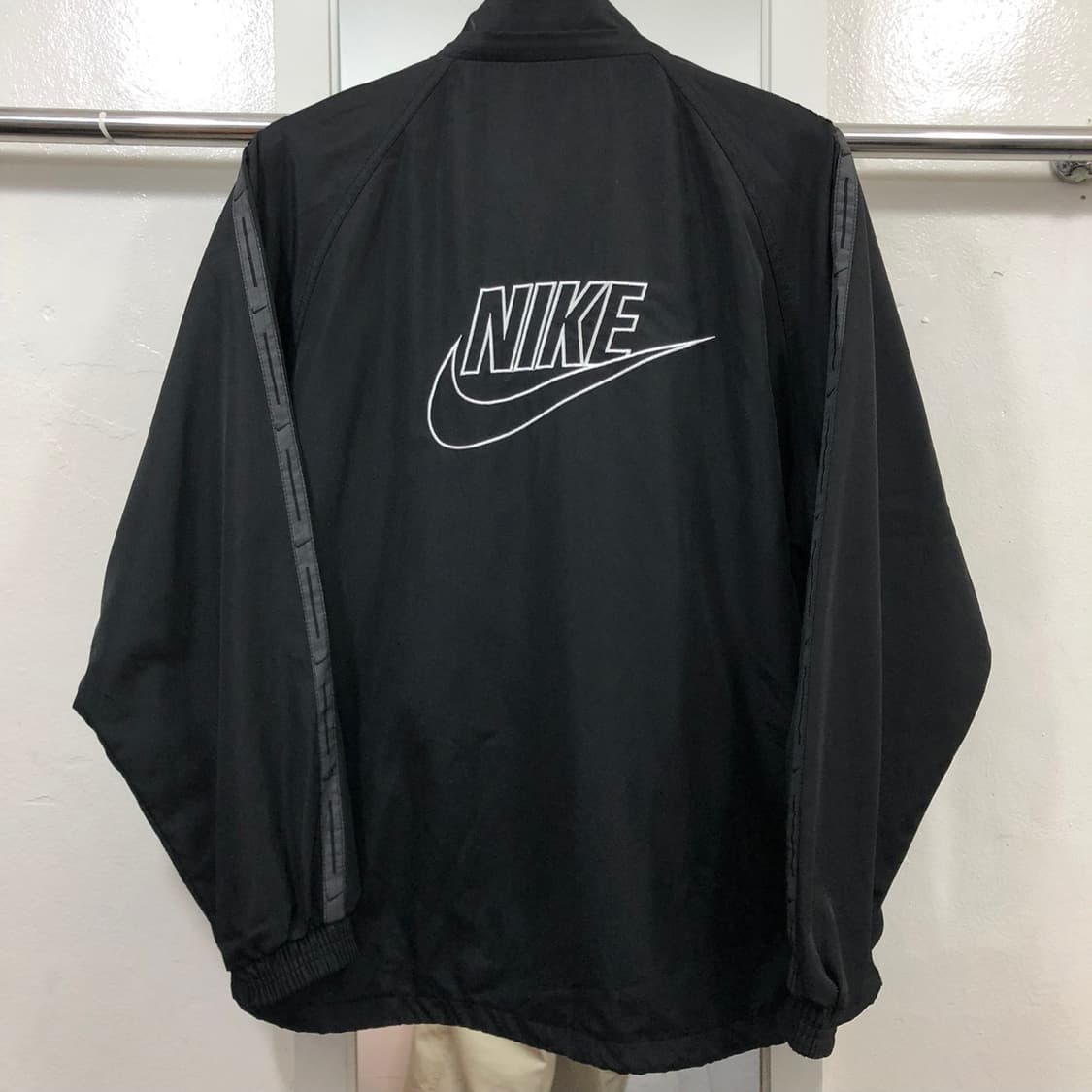 XL 나이키 빅스우시 바람막이 상품이미지4