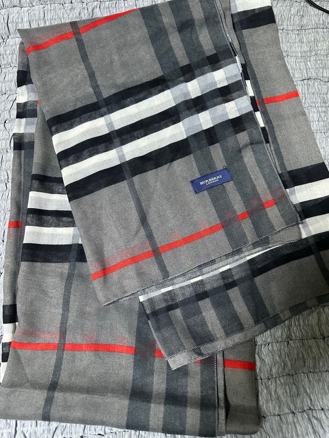 버버리 그레이 체크 머플러 상품이미지1