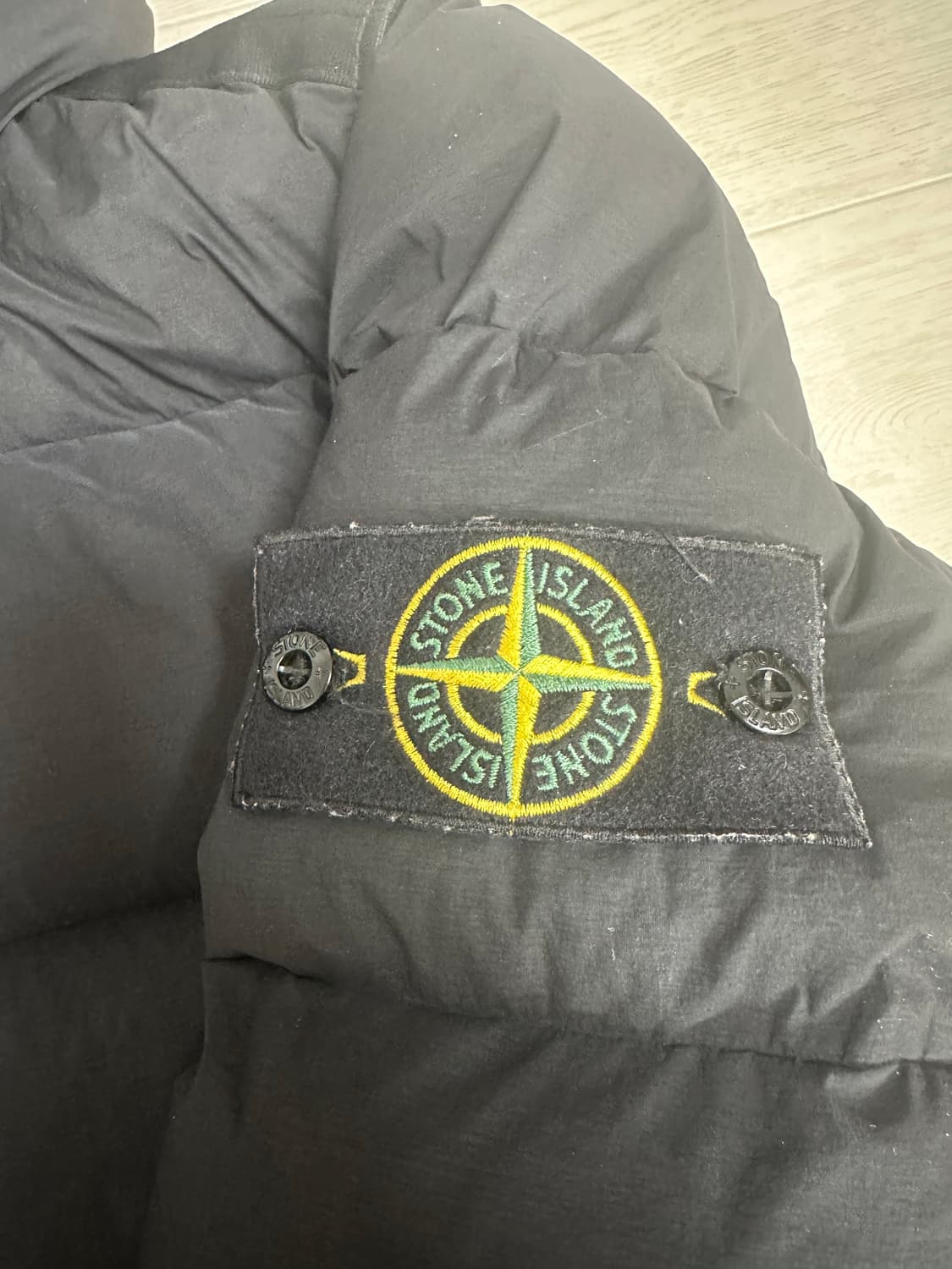 스톤아일랜드 심리스 패딩 m사이즈 상품이미지2