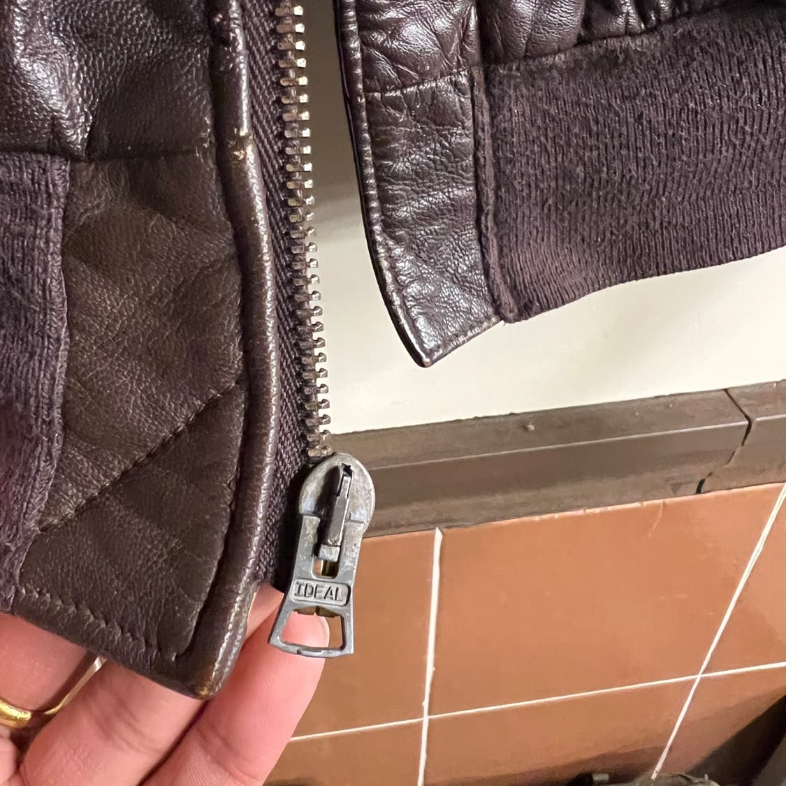 Cooper A-2 Type Goat Skin Leather Jacket 상품이미지6