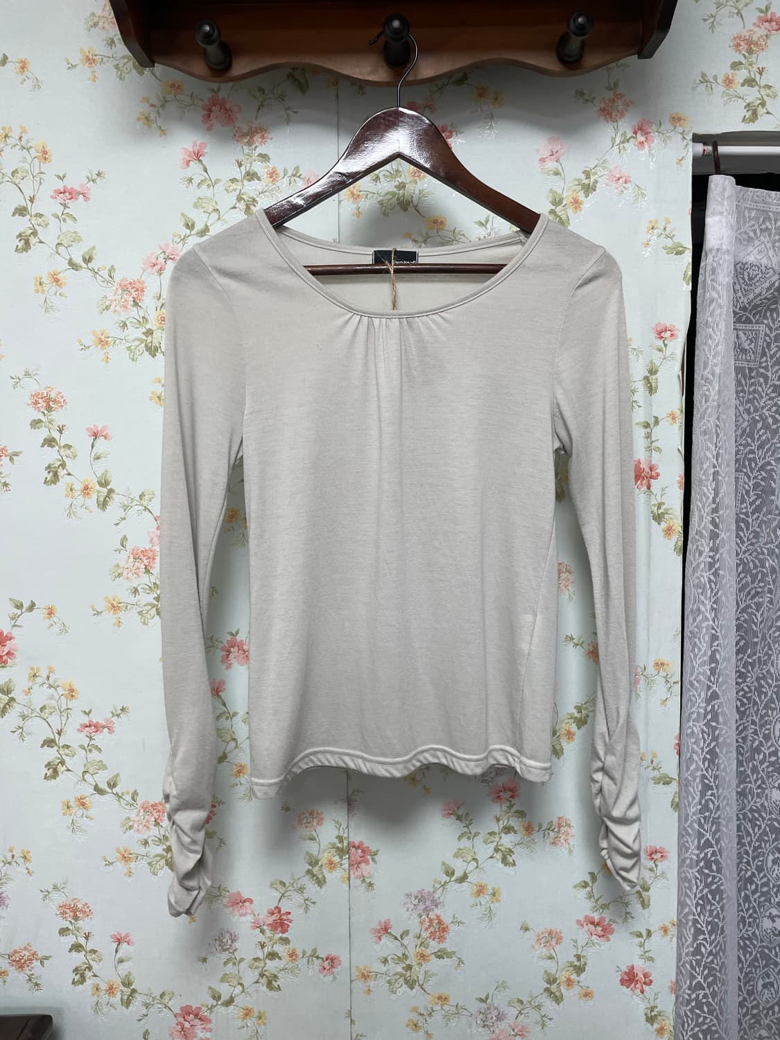 오트밀 주름 롱슬리브 상품이미지1