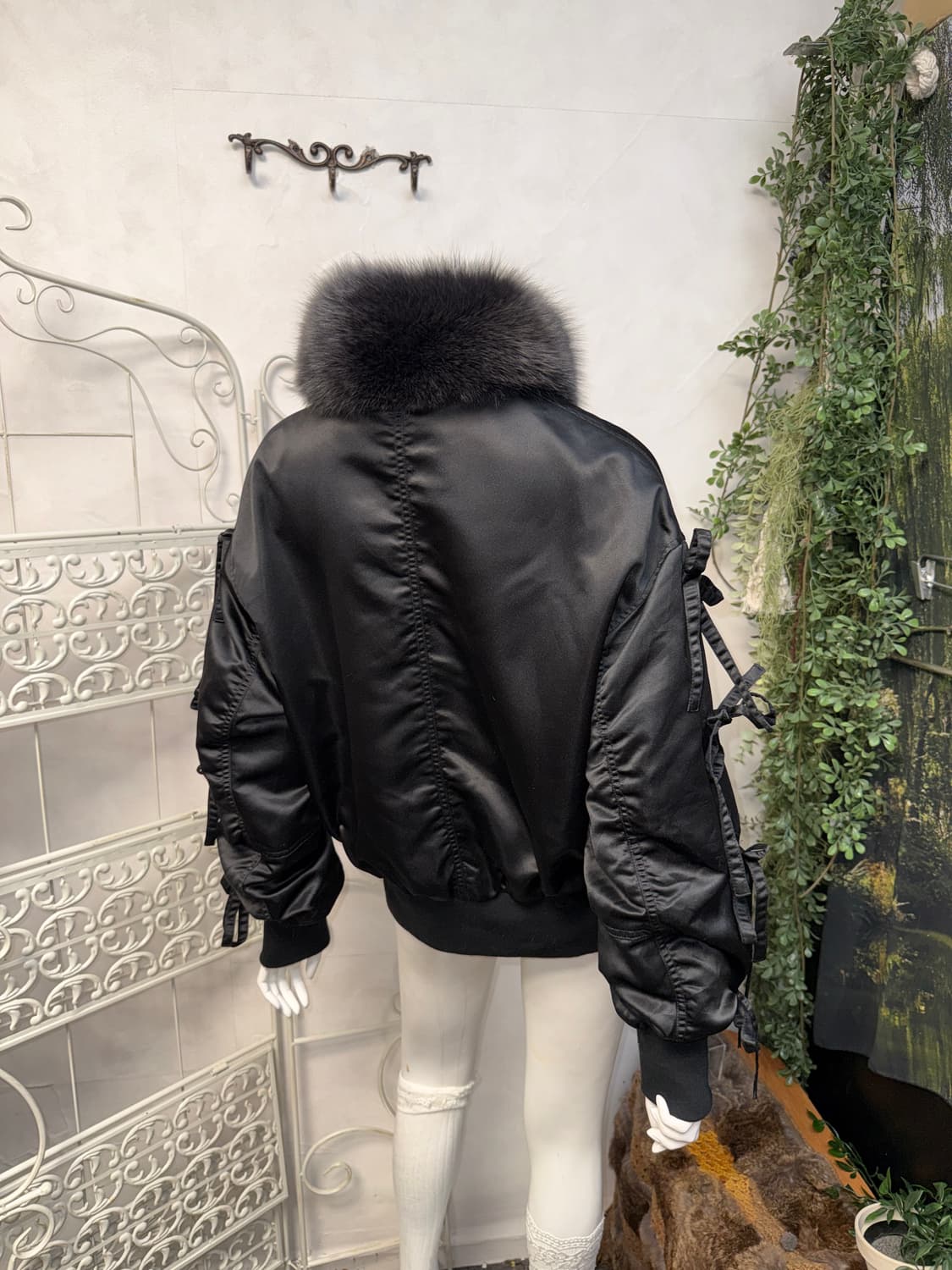 Black fur collar ribbon detail bomber 상품이미지6