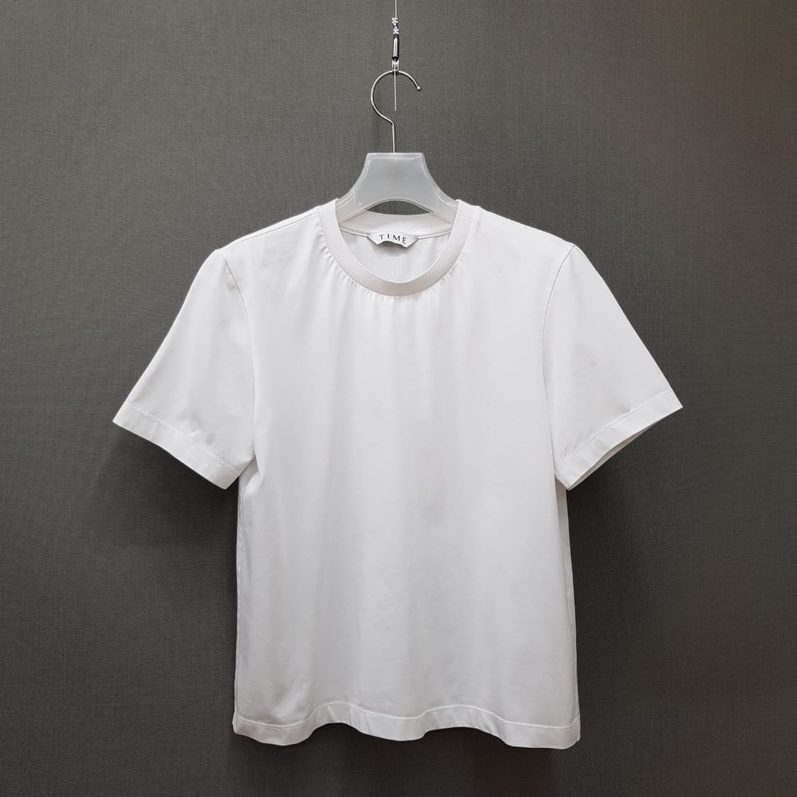 한섬 타임 2025 미니멀 라운드넥 반팔 티셔츠 S사이즈 상품이미지1