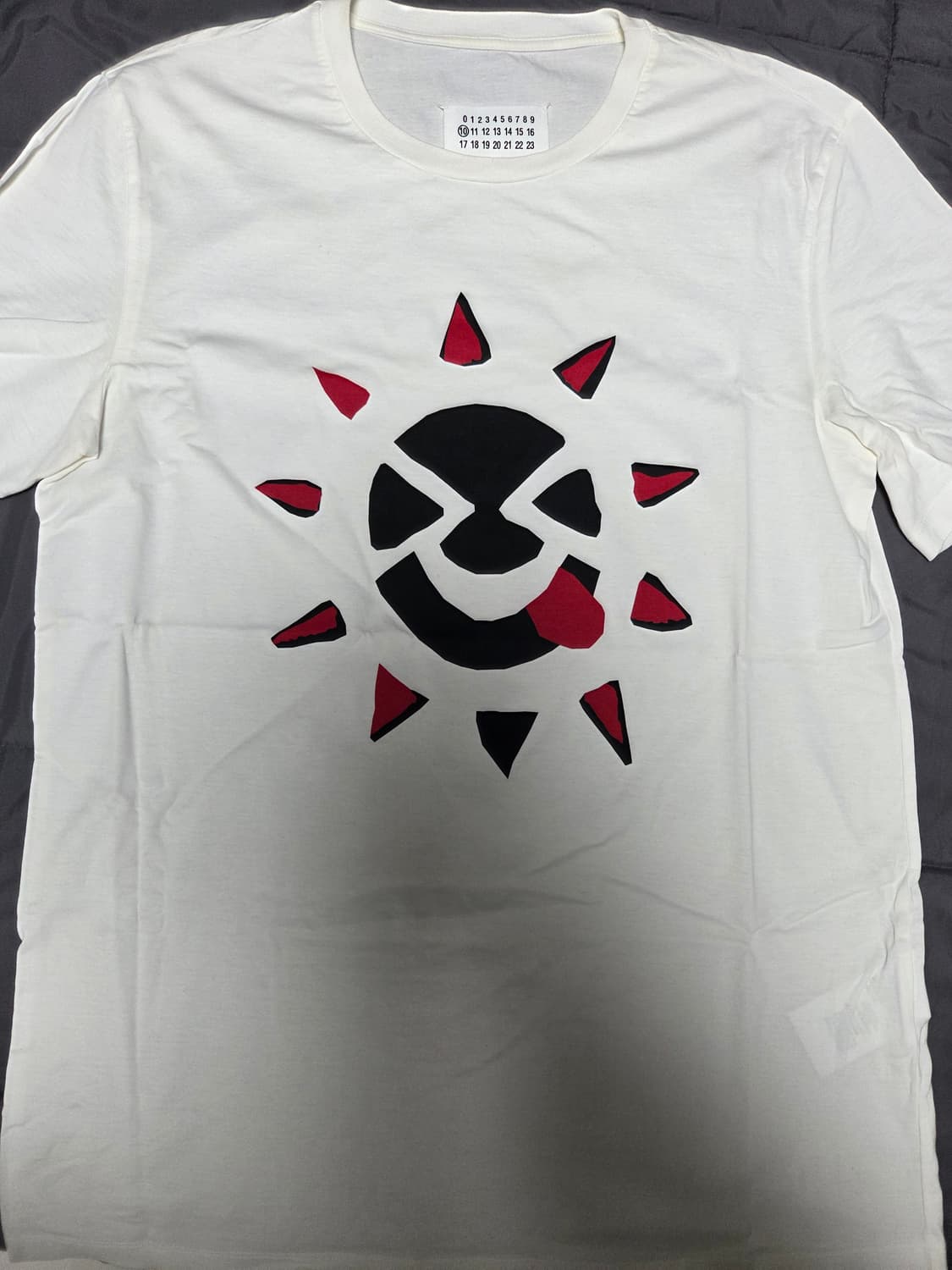 메종 마르지엘라 태양 프린팅 티셔츠 판매합니다. 상품이미지2