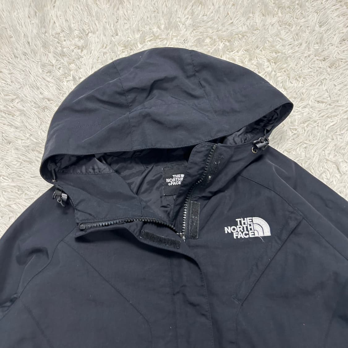 The North Face black windbreaker 상품이미지5