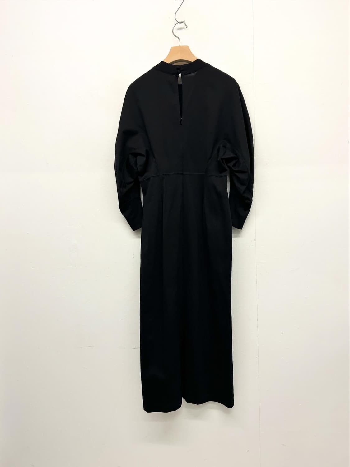 Mame Kurogouchi 마메 쿠로고치 코튼 저지 커브드 라인 원피스 상품이미지4