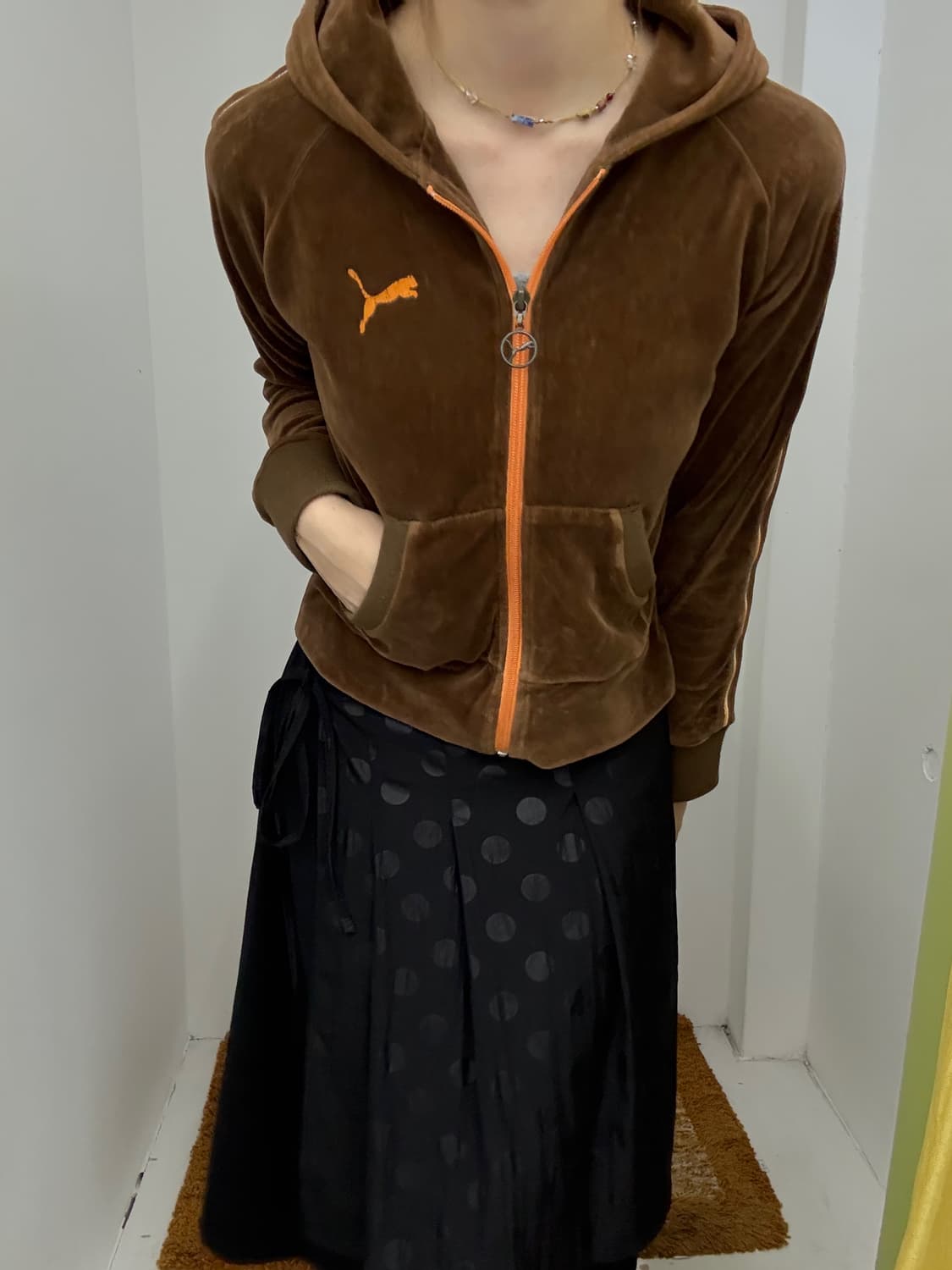 퓨마 푸마 브라운 벨벳 크롭 후드집업 상품이미지2
