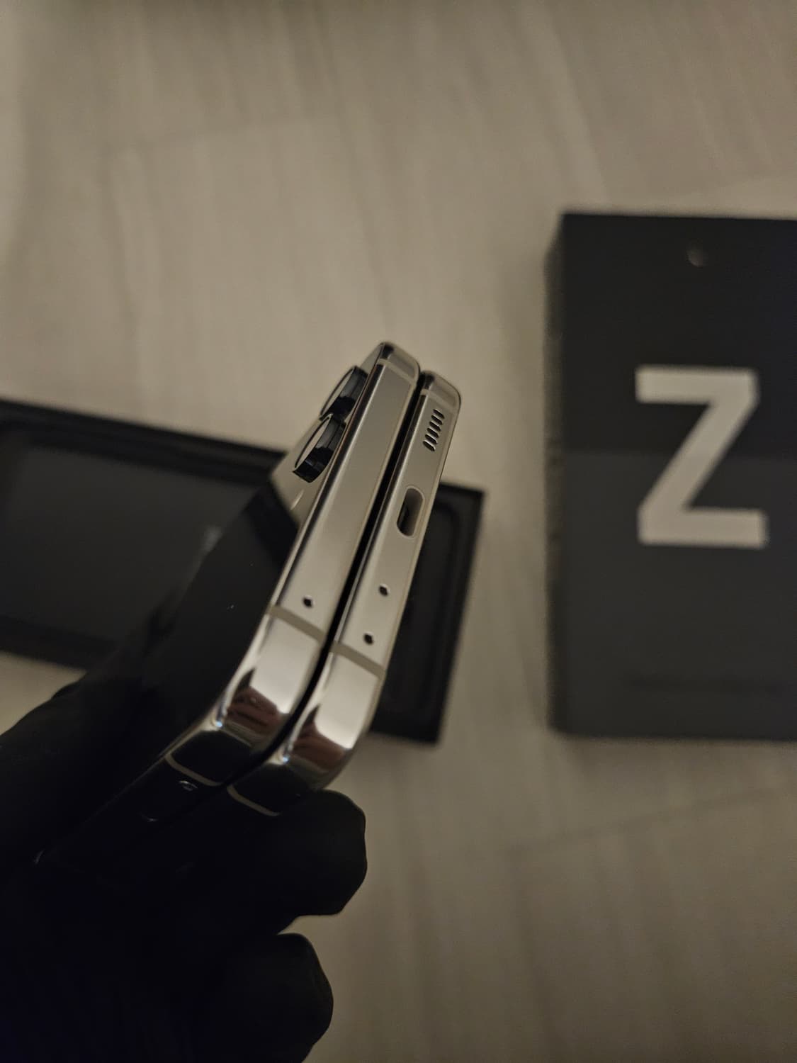 갤럭시 Z 플립5 크림 512gb 올갈이(올리퍼) 
 상품이미지4