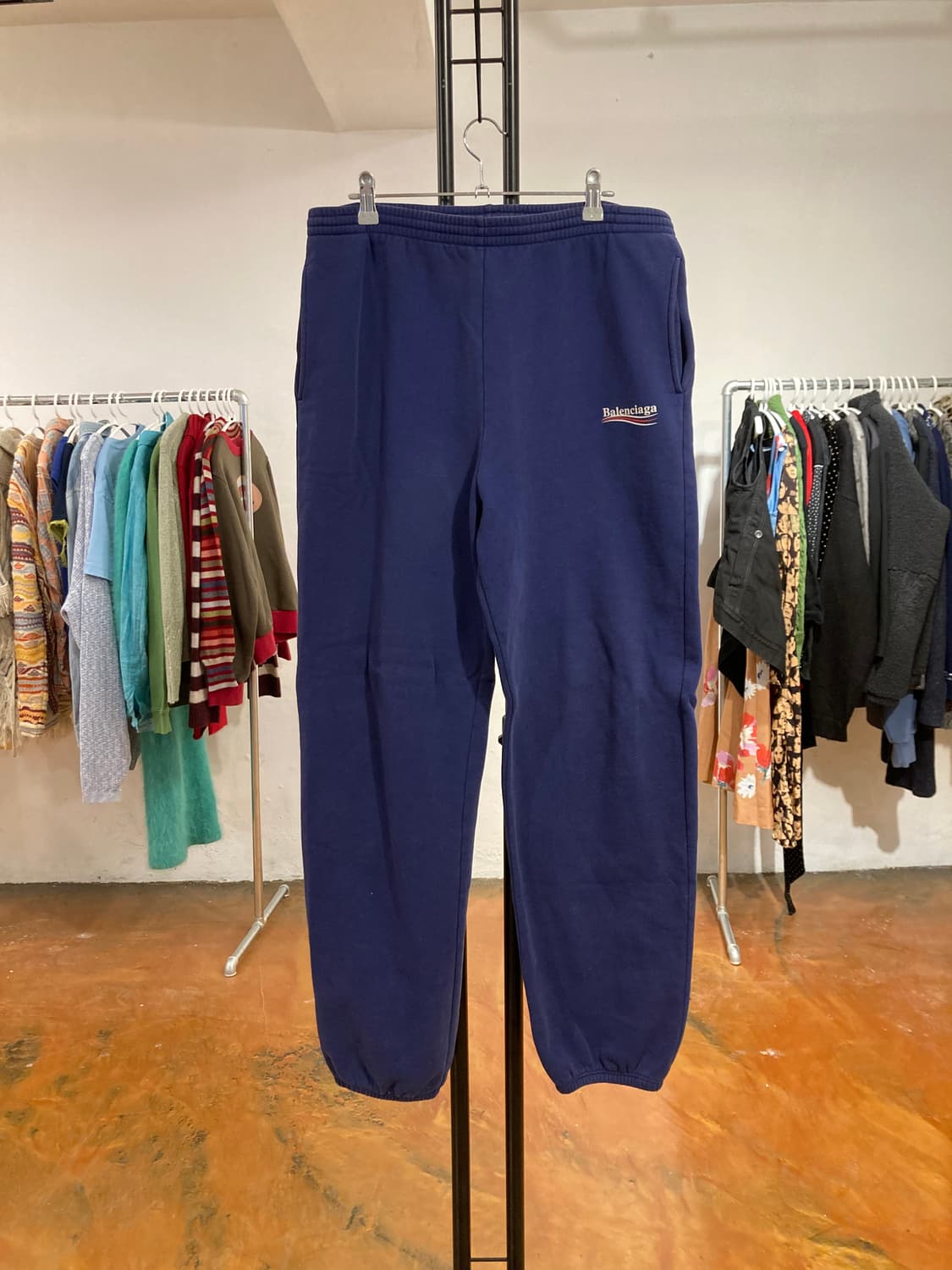 발렌시아가 와이드 로고 트레이닝 팬츠 상품이미지5