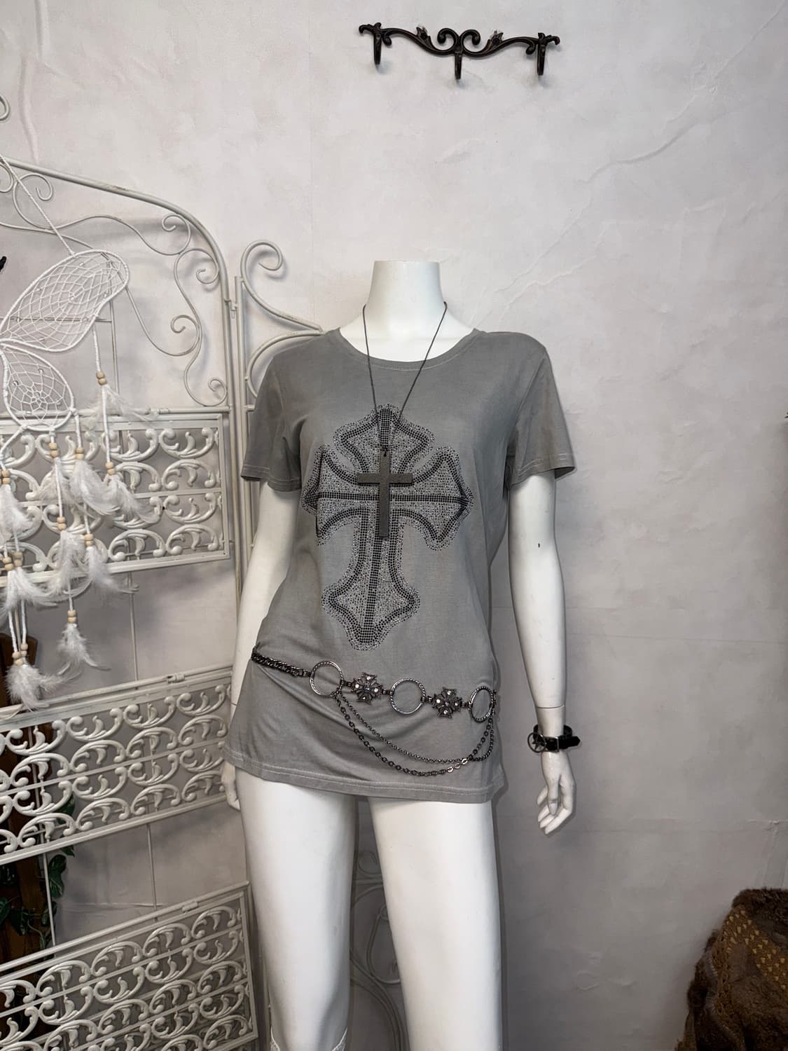 Gray cross cubic half t 상품이미지1