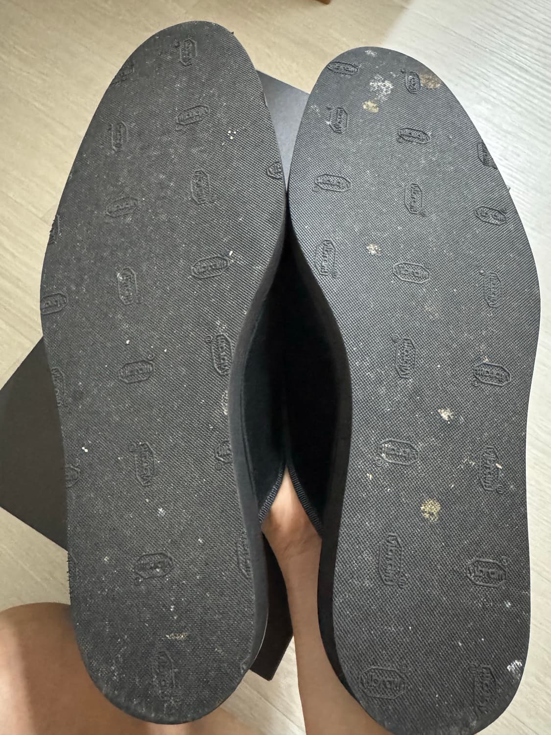 니들스 파필론 엠보 슬립온 블랙 스웨이드 슬리퍼 42 상품이미지4