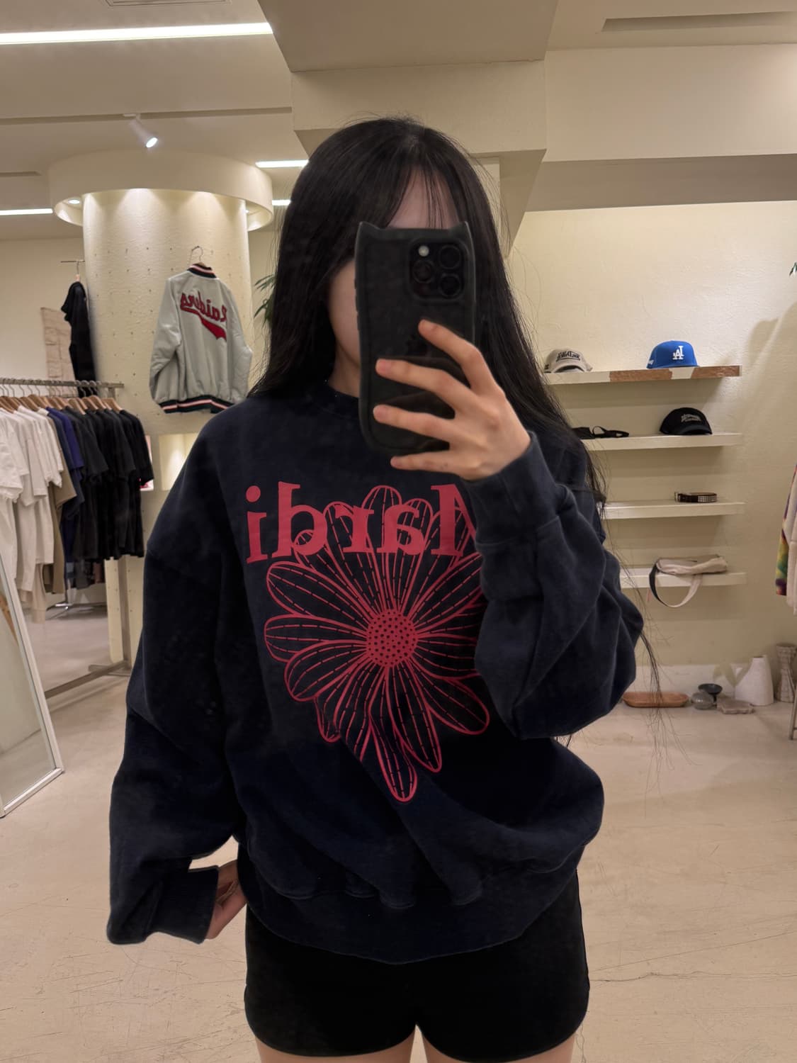 마르디 메크르디 빅로고 크롭 맨투맨 U2 상품이미지1