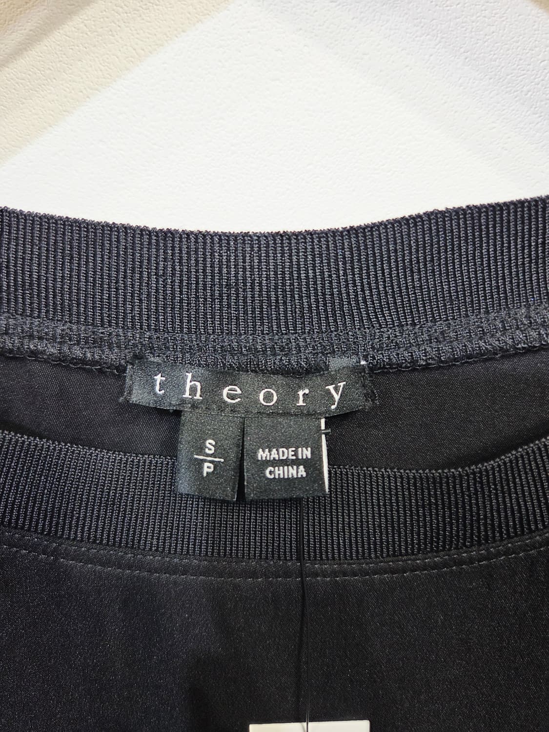 띠어리. 여자 블랙 반팔 티셔츠_S 상품이미지8