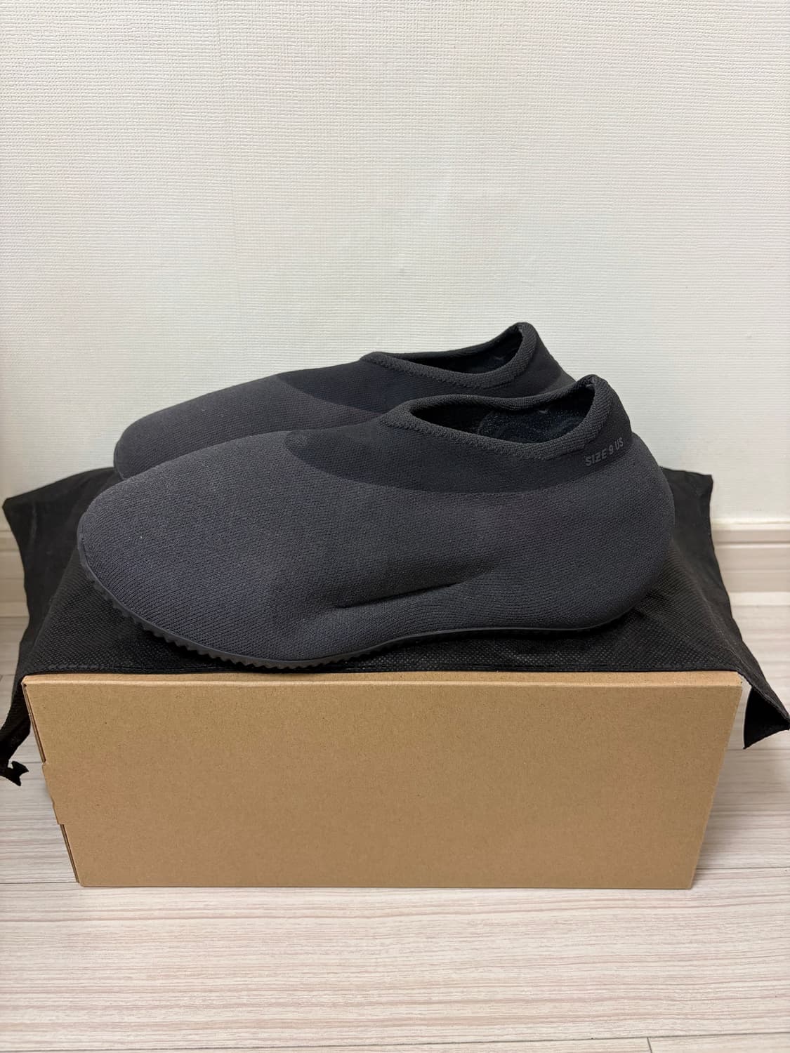 [270] 아디다스 이지 니트 러너 페이드 오닉스 상품이미지3