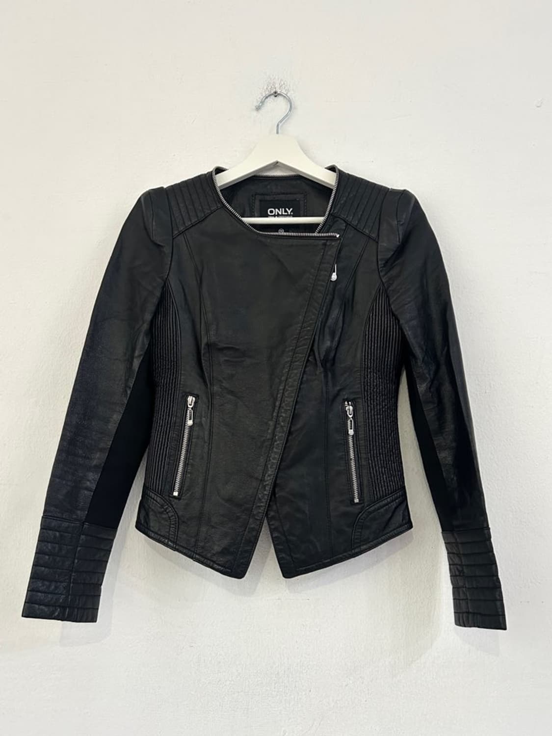 VTG 비대칭 블랙 레더 하이넥 자켓 상품이미지2