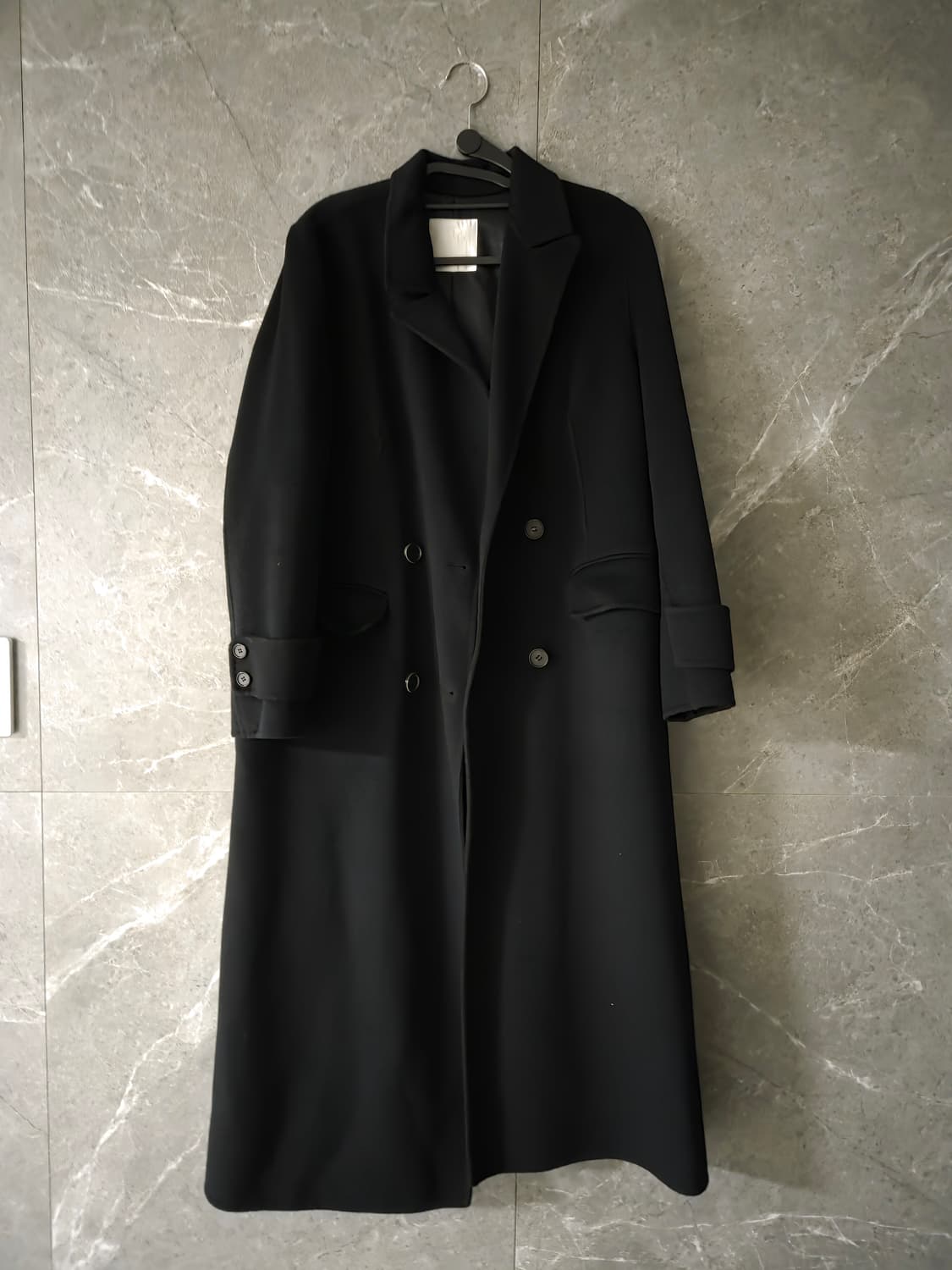 핸드메이드 롱 코트
울 캐시미어 블랙.

M. 상품이미지1