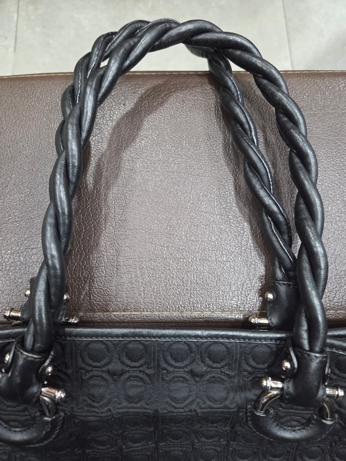페레가모 간치니 퀄팅 숄더백 상품이미지2