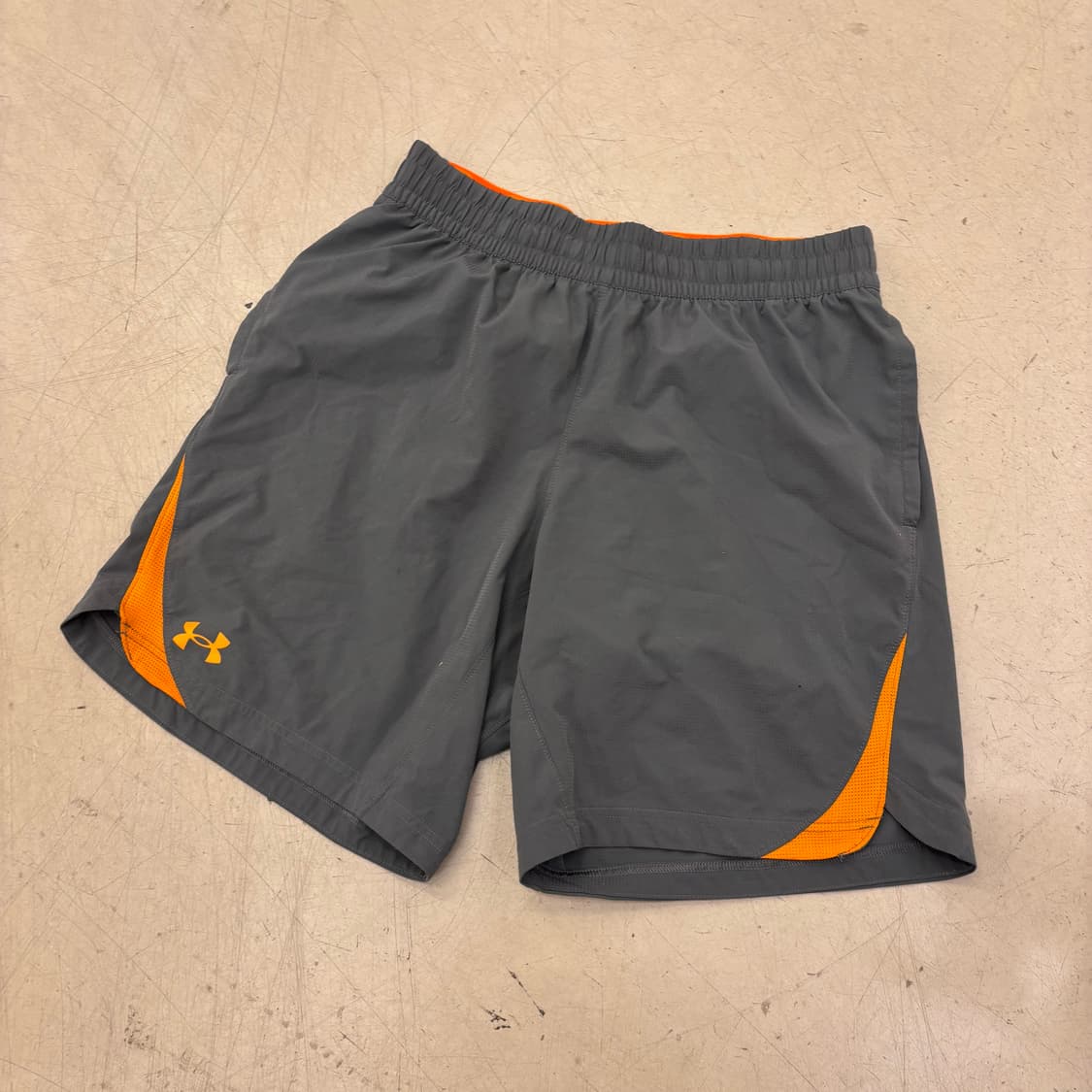 언더아머 배색 스포티 반바지 상품이미지1