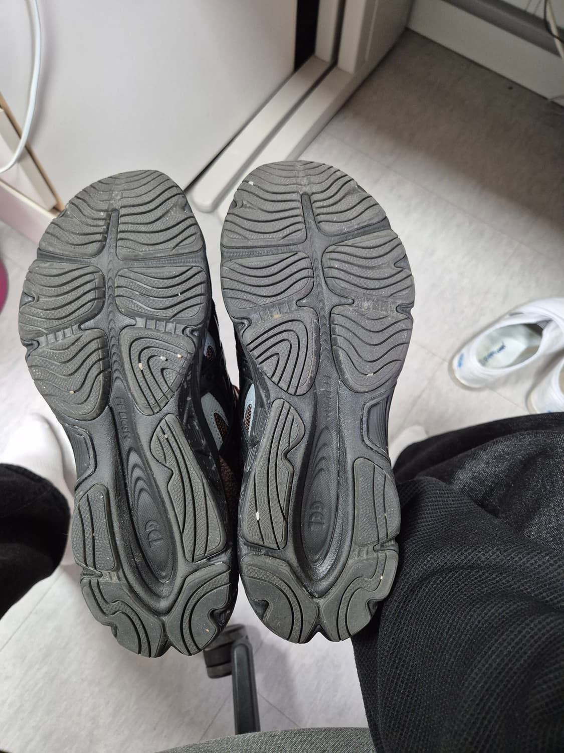 아식스 젤 NYC 2.0 마호가니 블랙 270 상품이미지8