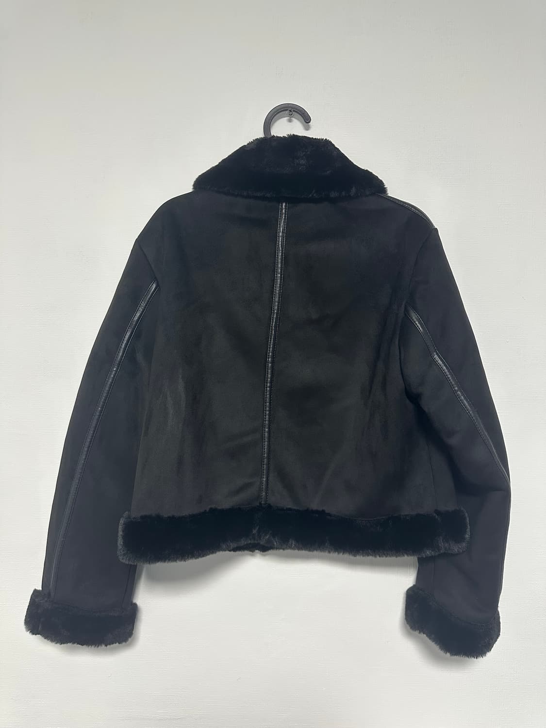 스파오 퍼배색 무스탕 S 상품이미지2