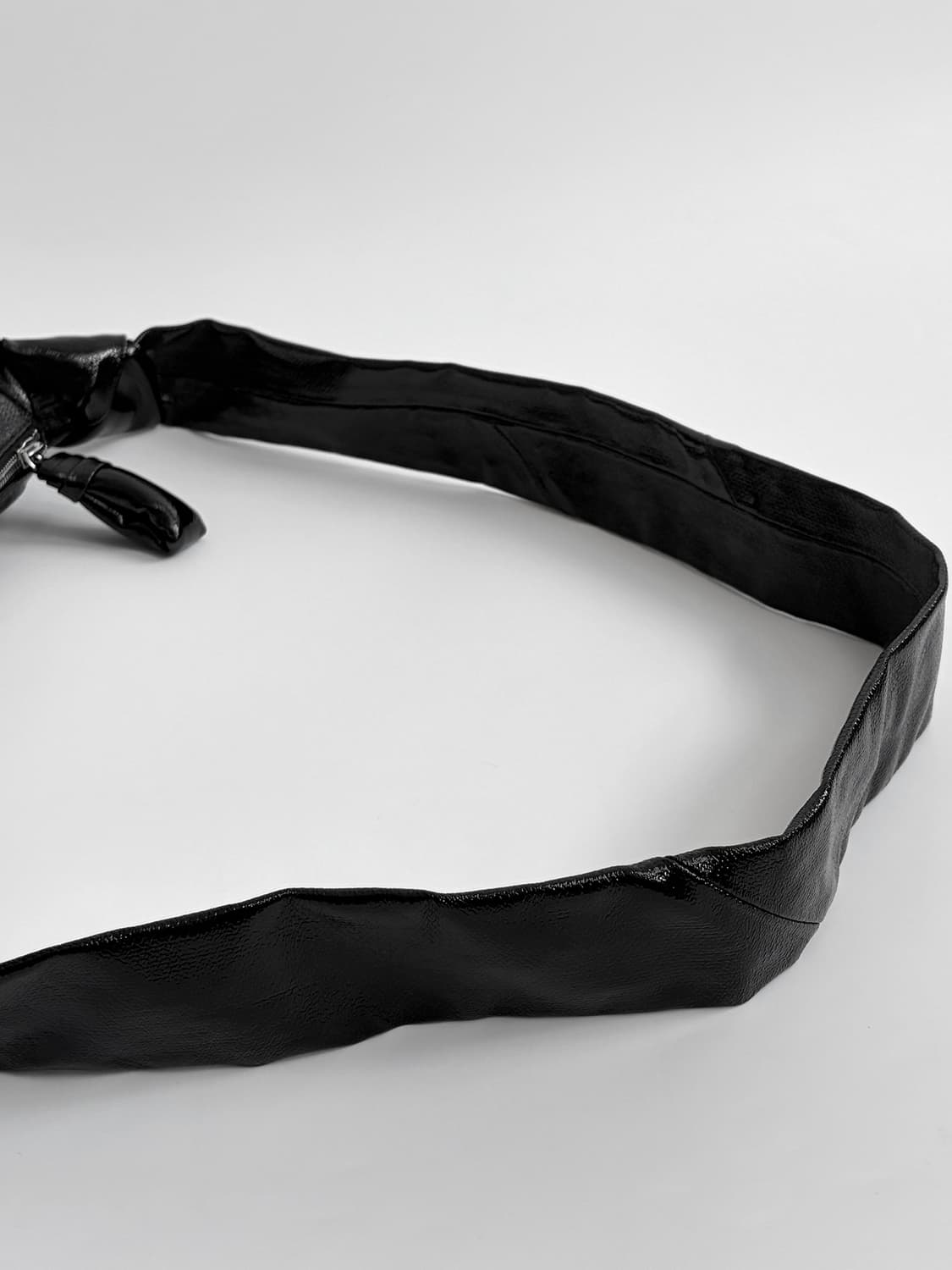 르메르 코티드린넨 크루아상백 스몰 판매합니다. 상품이미지4