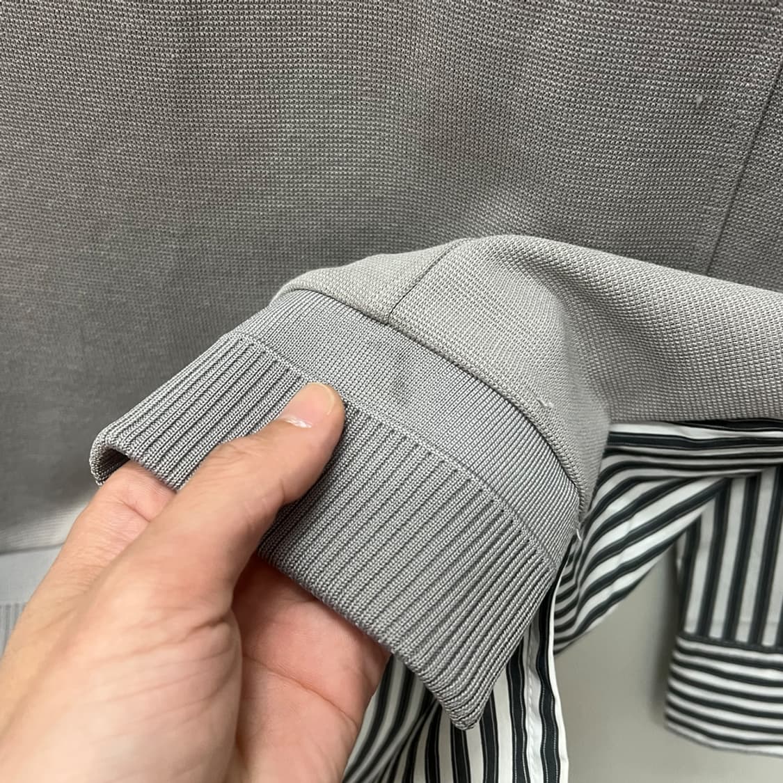 지오송지오 셔츠 배색 라운드넥 니트 100 상품이미지5