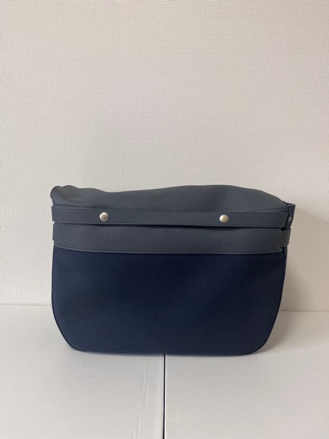 26ss HEFNER LEATHER POSTMAN BAG 상품이미지2