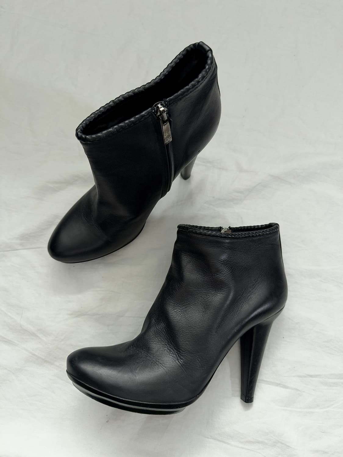 보테가 베네타 램스킨 사이드지퍼 앵클부츠 상품이미지1