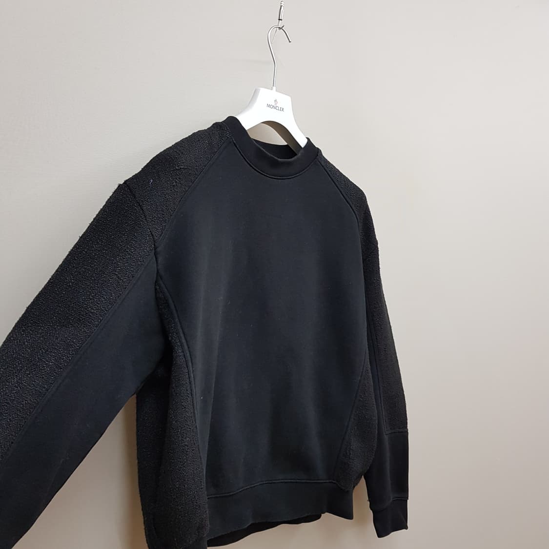 한섬 시스템옴므  2023 배색 패널 스웻셔츠  105 상품이미지3