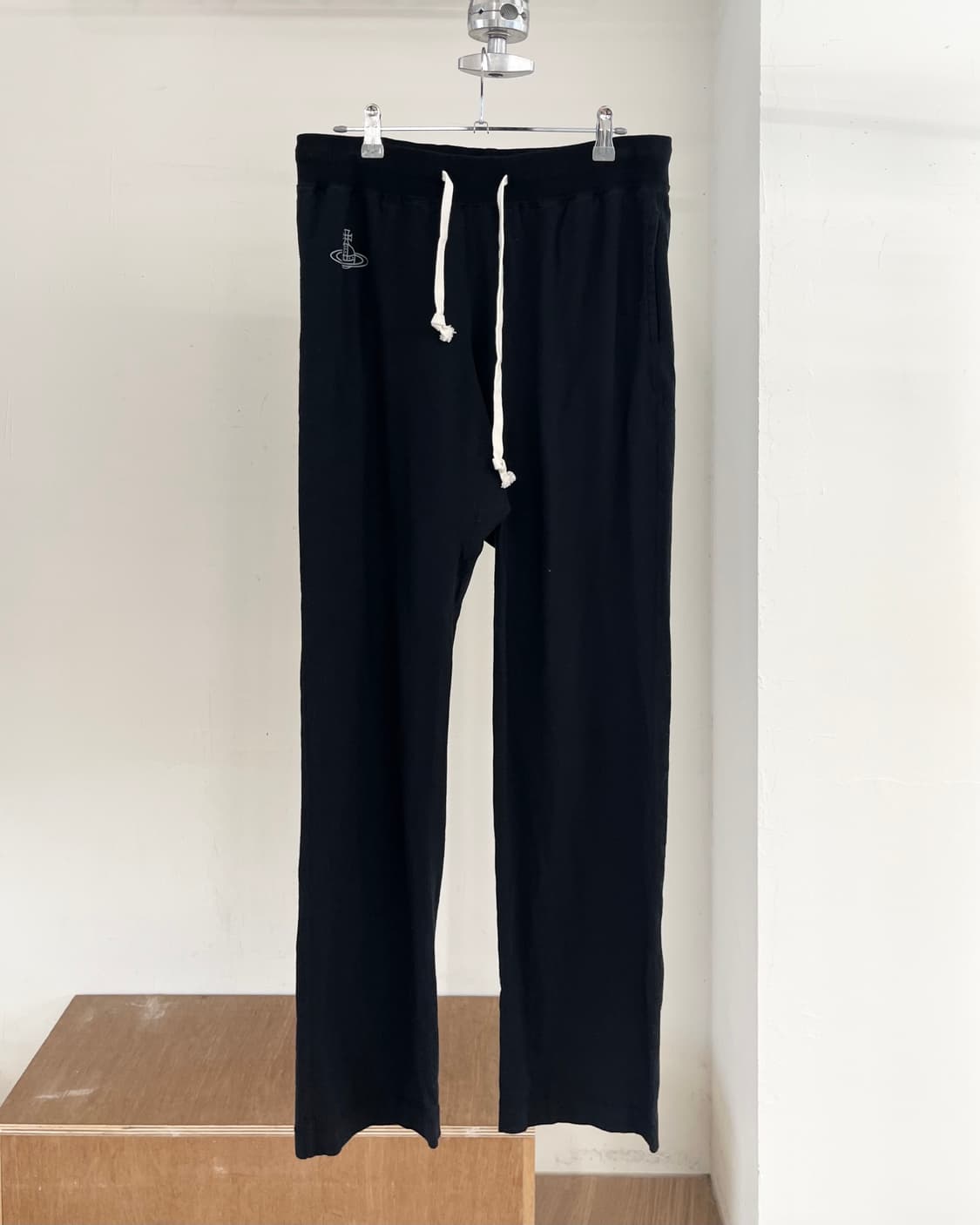 비비안웨스트우드 블랙 드로스트링 조거팬츠 상품이미지1