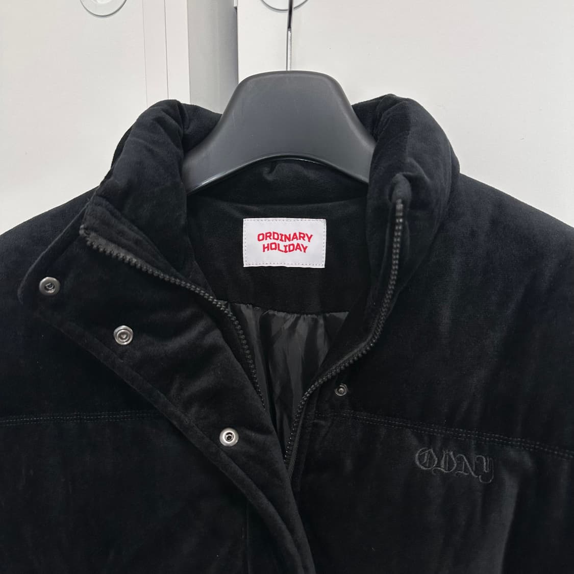 오디너리홀리데이-벨벳패딩(Black/Free) 상품이미지4
