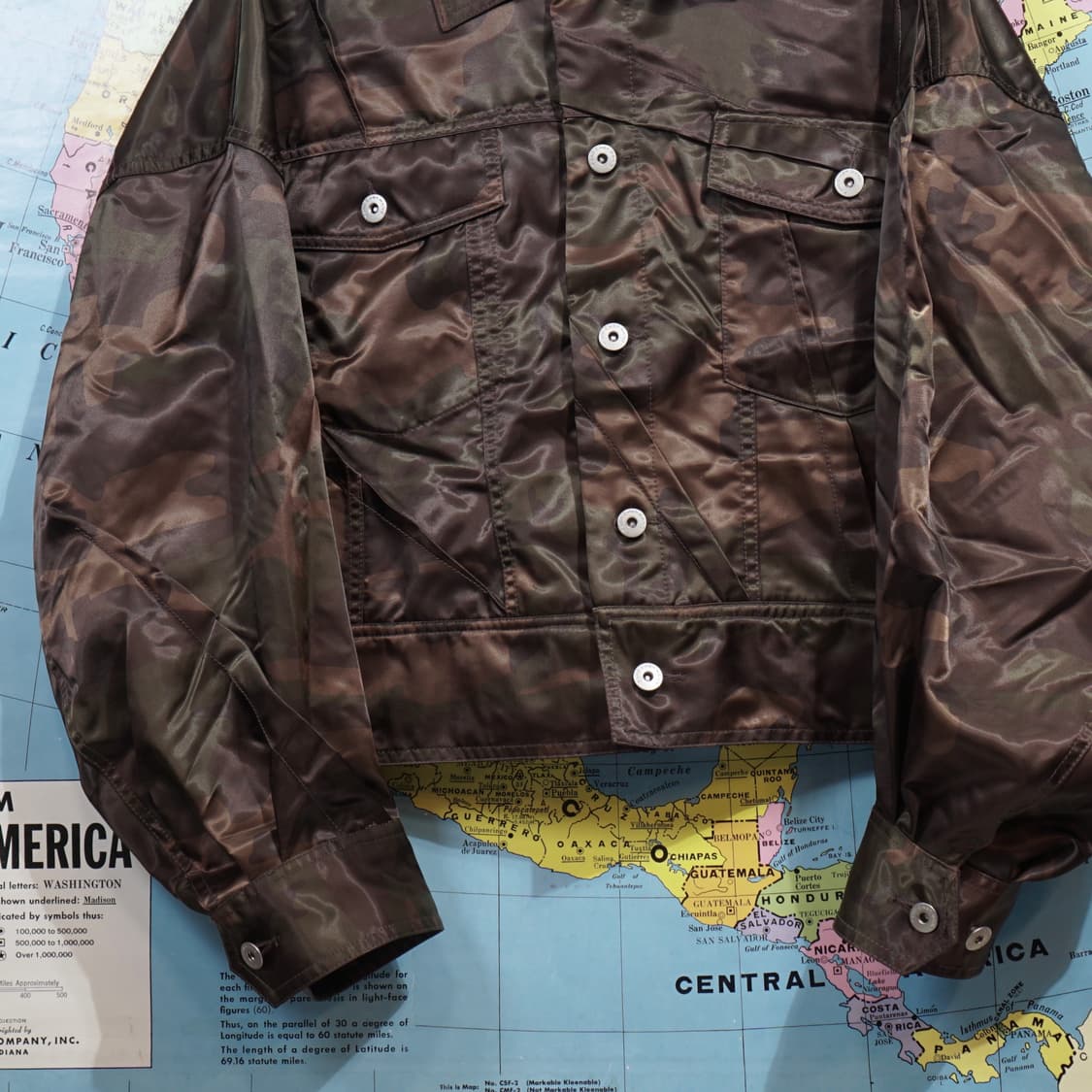 펑첸왕 카모플라쥬 플리츠 자켓 상품이미지4