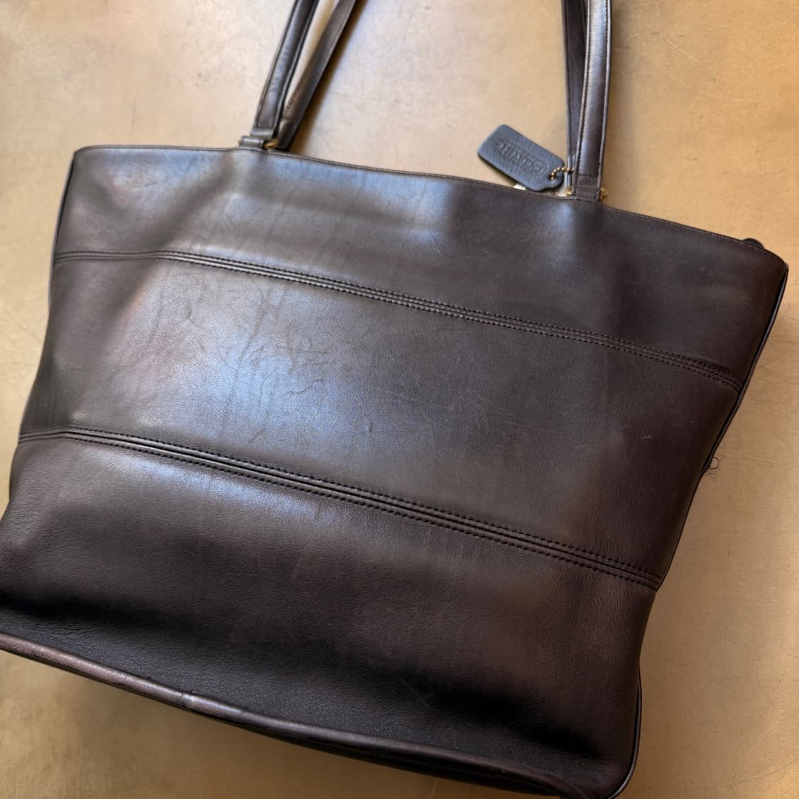 올드 코치 카우 풀그레인 토트백 상품이미지4