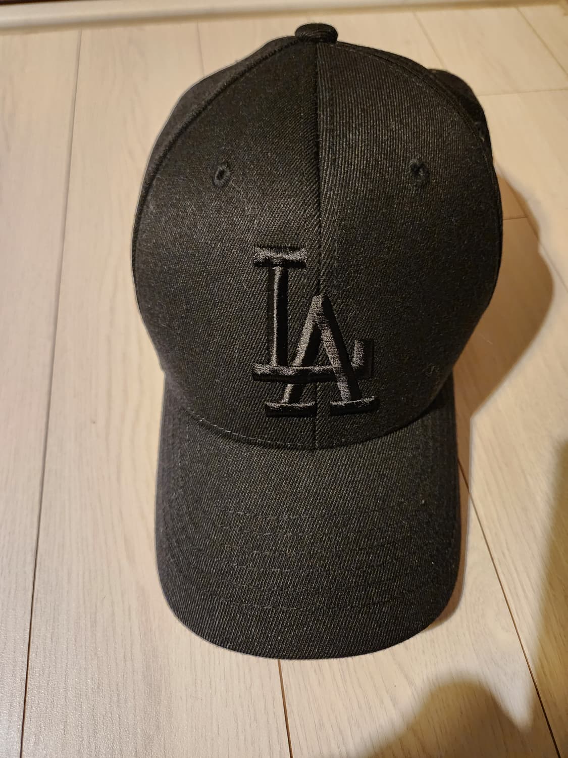 MLB LA 다저스 블랙 볼캡 모자(새상품급)

MLB LA 다저스 블랙 상품이미지1