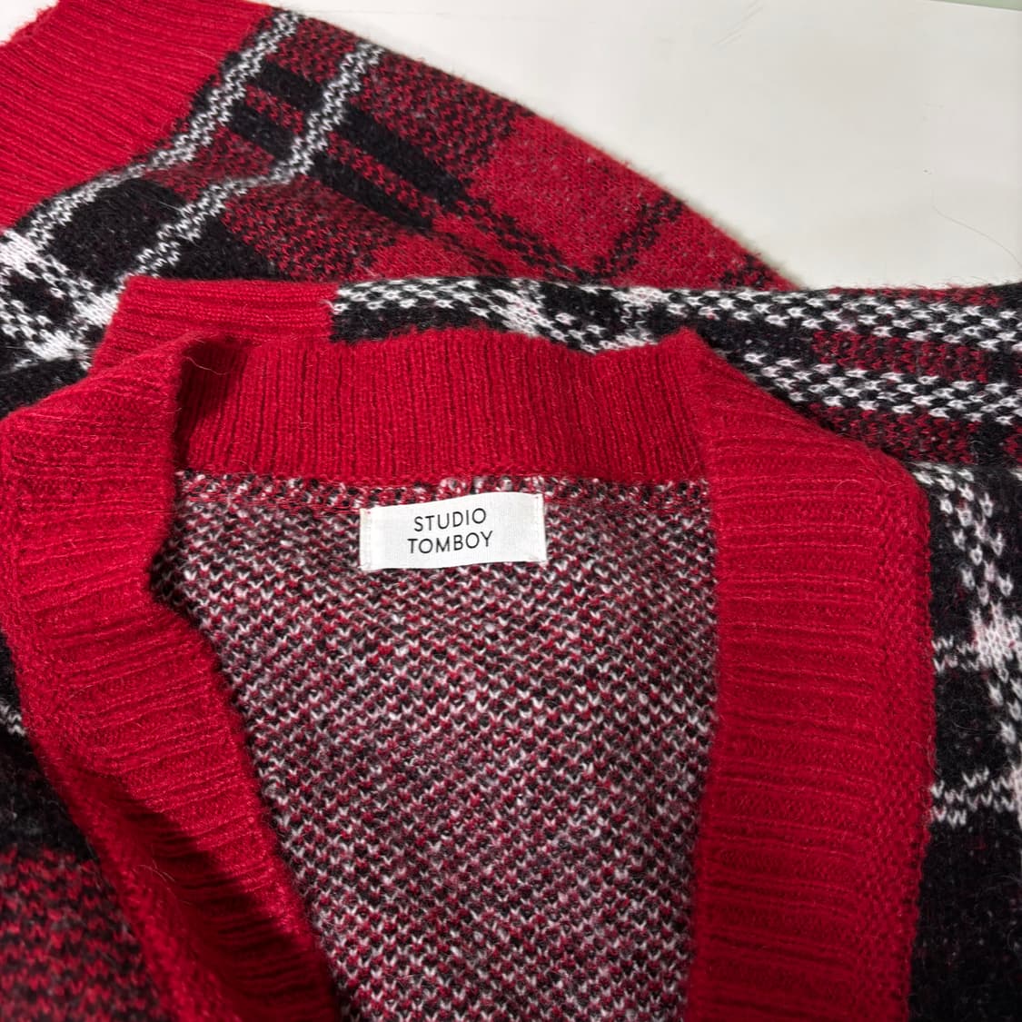 OS 스튜디오톰보이 루즈오버핏 빅체크 모헤어 가디건 상품이미지4