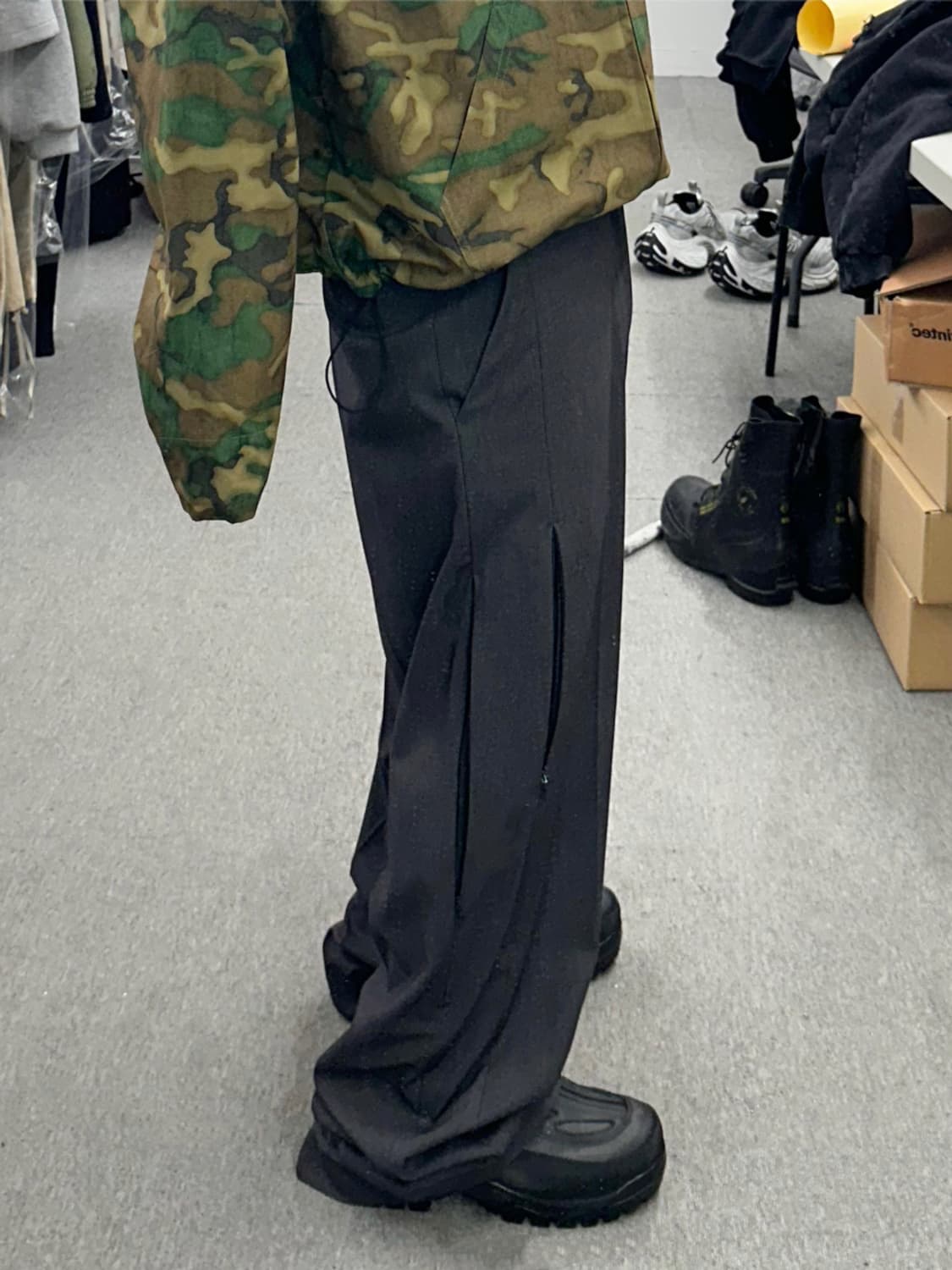 논노드 Flexible side slacks pants- Charcoal 상품이미지2