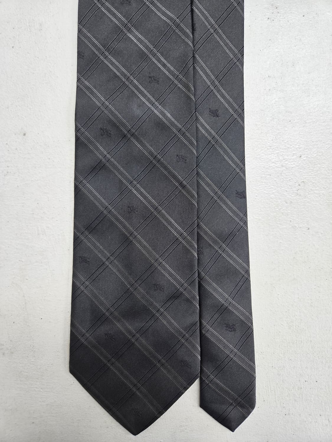 버버리 체크 패턴 정장 넥타이 상품이미지1