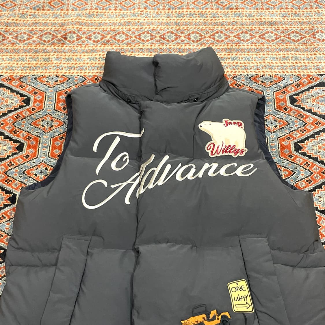 지프 와펜 디테일 차콜 덕다운 롱 패딩조끼 여성S 상품이미지2