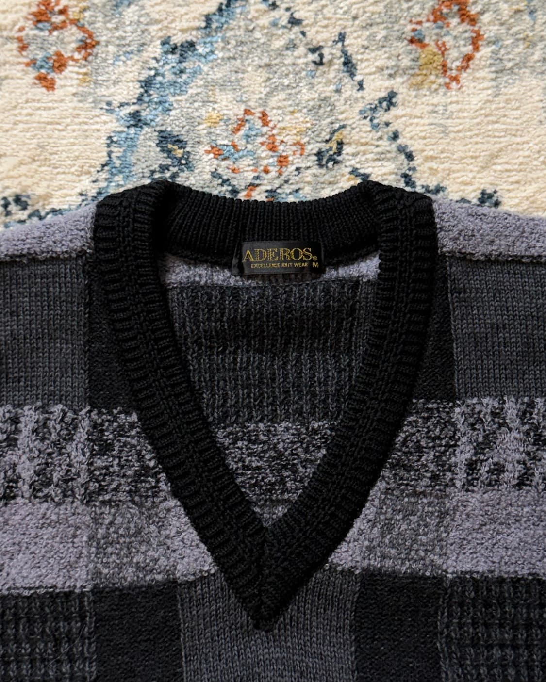 90s 빈티지 울 체크 브이넥 니트 스웨터 상품이미지5